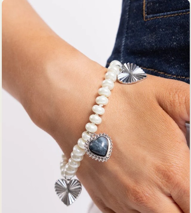 Heart-struck Haven Bracelet Silver