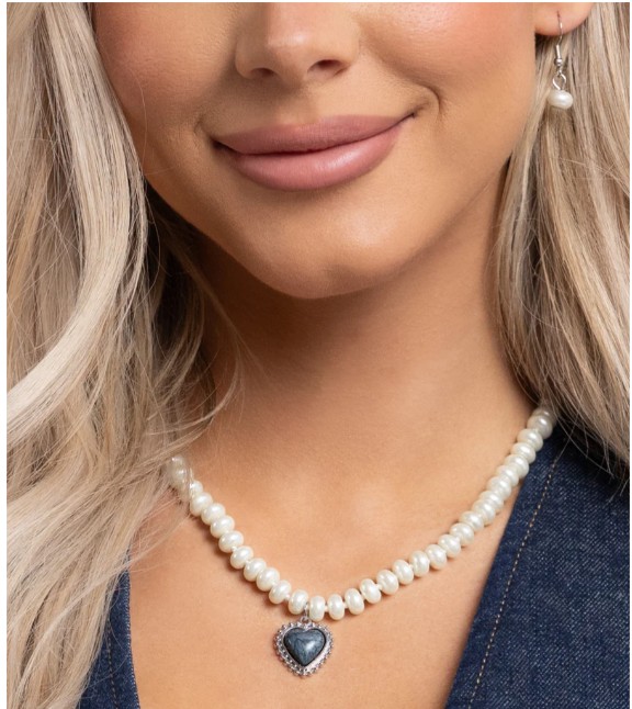 Modest Malibu Necklace Silver